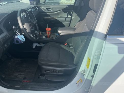 Used 2021 GMC Acadia SLE w/ Driver Convenience Package image 9