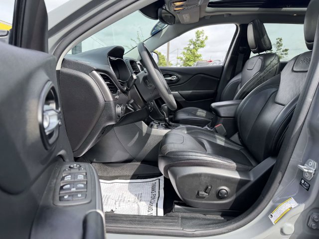 Used 2022 Jeep Cherokee Limited AWD/4WD image 9
