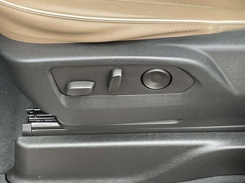 Used 2023 Chevrolet Tahoe Premier image 18