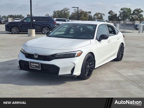 Used 2025 Honda Civic Sport image 1