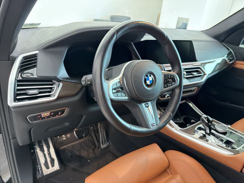 Certified 2022 BMW X5 xDrive40i w/ M Sport Package AWD/4WD image 4