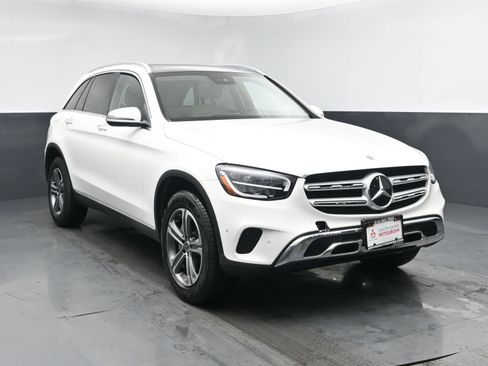 Used 2022 Mercedes-Benz GLC 300 4MATIC image 2