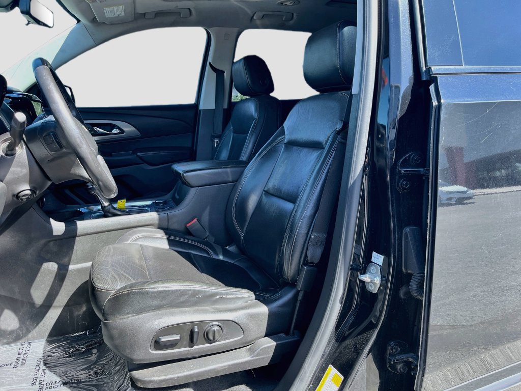 Used 2018 Chevrolet Traverse Premier w/ Redline Edition FWD image 22