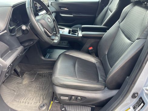 Used 2025 Toyota Sienna XLE Woodland Edition AWD/4WD image 10