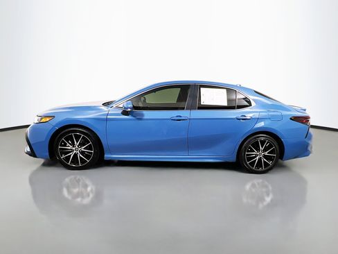 Used 2023 Toyota Camry SE FWD image 9