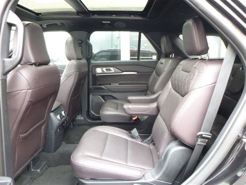 Used 2025 Ford Explorer Platinum w/ LUX Leather Package AWD/4WD image 6