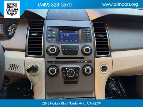 Used 2016 Ford Taurus SE FWD image 11