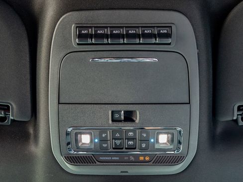 Used 2026 Ford F450 Platinum w/ FX4 Off-Road Package image 28