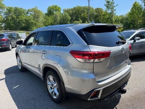 Used 2017 Toyota Highlander Limited AWD/4WD image 3