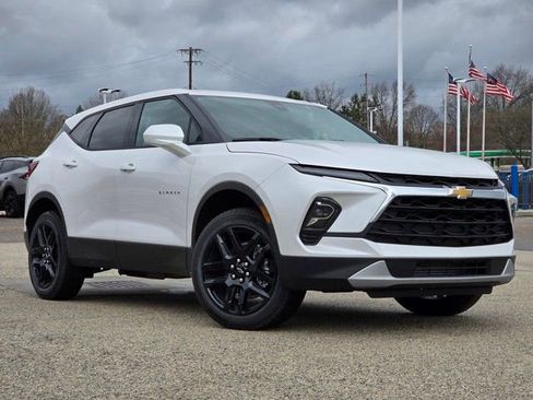 New 2025 Chevrolet Blazer LT w/ Driver Confidence Package image 2