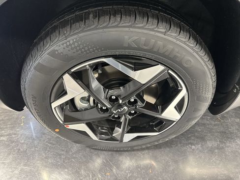 Certified 2025 Kia Seltos S image 10