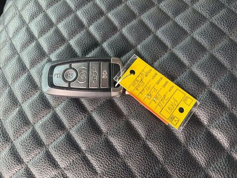 Used 2018 Ford F250 Lariat w/ Lariat Ultimate Package image 12