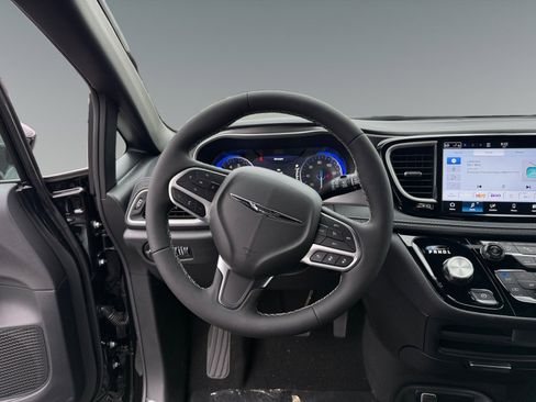 New 2026 Chrysler Pacifica Select image 12
