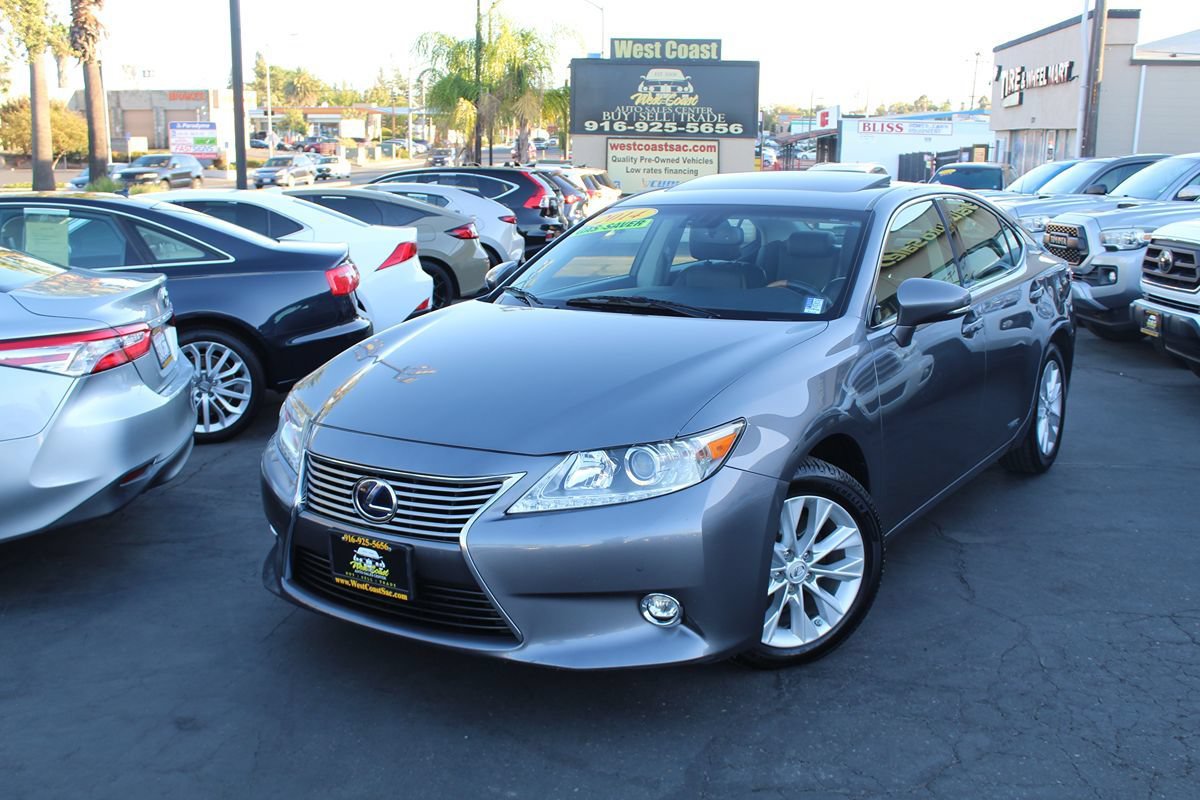 Used 2014 Lexus ES 300h w/ Luxury Package w/Bamboo Trim FWD image 37