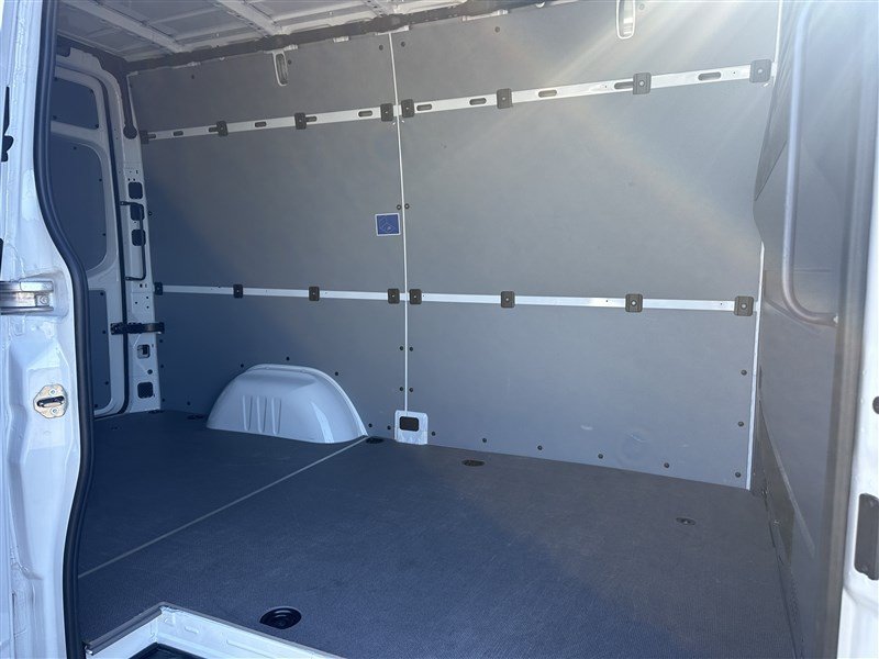 Used 2026 Mercedes-Benz Sprinter 2500 w/ Dashboard Charging Package image 11