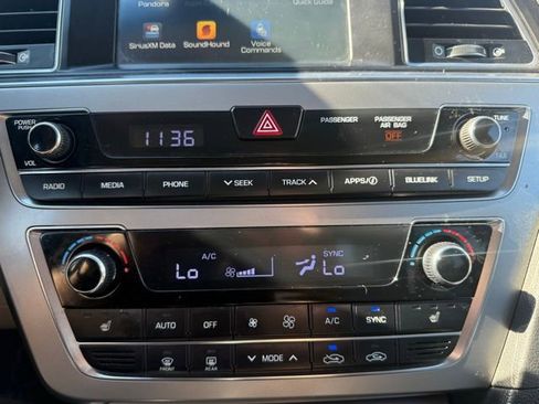 Used 2017 Hyundai Sonata Limited image 25