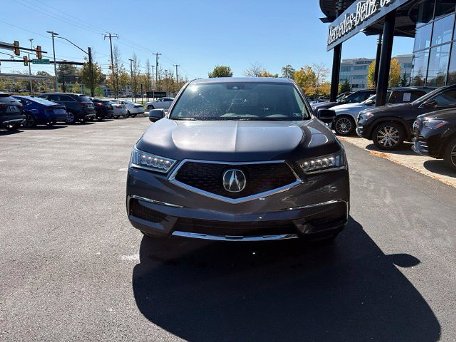 Used 2017 Acura MDX SH-AWD image 2