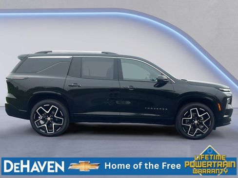 Used 2026 Chevrolet Traverse High Country w/ LPO, Floor Liner Package AWD/4WD image 7