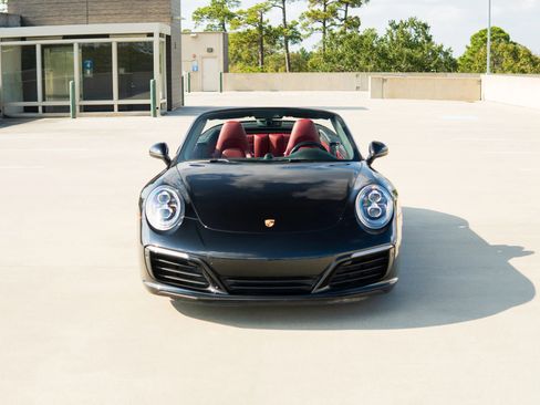 Used 2018 Porsche 911 Carrera 4S image 21