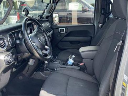 Used 2023 Jeep Wrangler Unlimited Sahara w/ LED Lighting Group AWD/4WD image 2
