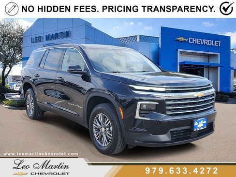 New 2026 Chevrolet Traverse LT w/ Driver Confidence Package FWD image 2