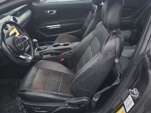 Used 2020 Ford Mustang Premium RWD image 5