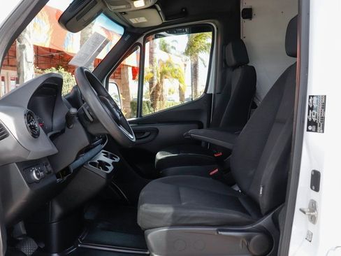 Used 2020 Mercedes-Benz Sprinter 3500 w/ Driver Convenience Package image 16