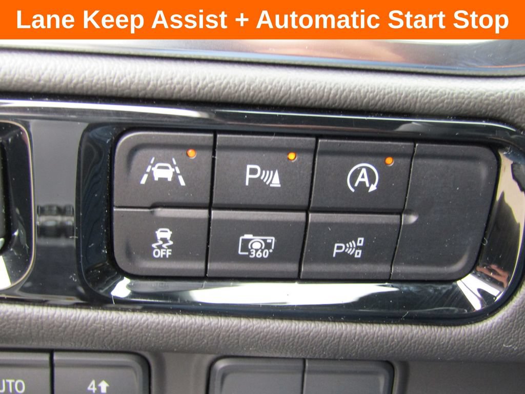 Used 2025 GMC Yukon Denali AWD/4WD image 15