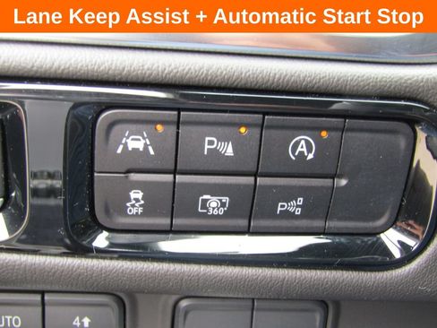 Used 2025 GMC Yukon Denali AWD/4WD image 15