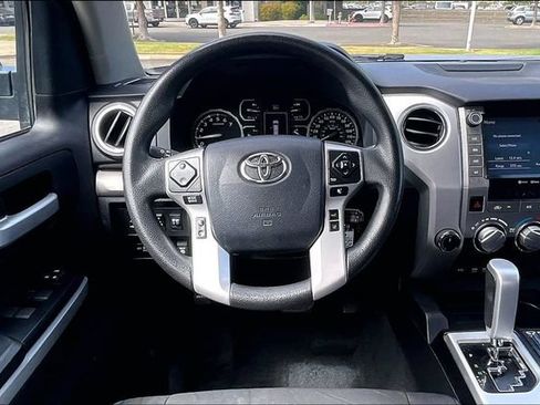 Used 2020 Toyota Tundra SR5 w/ SR5 Upgrade Package AWD/4WD image 5