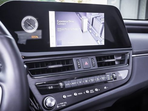 Certified 2024 Lexus ES 350 w/ Premium Package image 16