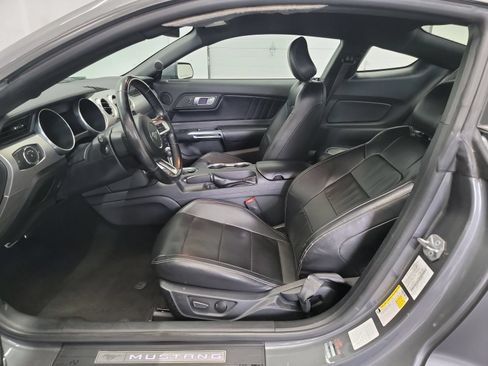 Used 2022 Ford Mustang Premium RWD image 12