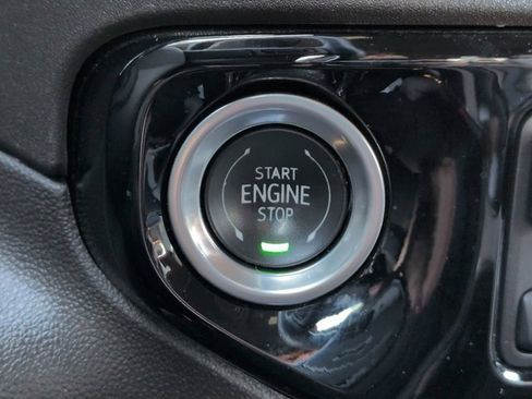 Used 2025 Chevrolet Silverado 1500 LT image 27