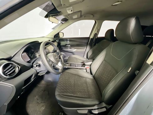 Used 2021 Nissan Kicks SV image 14