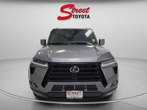 Used 2025 Lexus GX 550 w/ Cold Area Package image 7