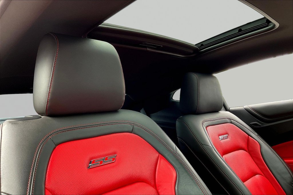 Used 2021 Chevrolet Camaro SS RWD image 25