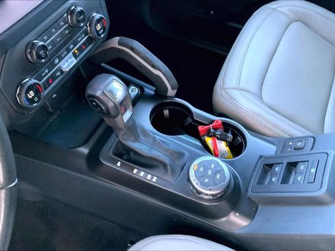 Used 2023 Ford Bronco Outer Banks w/ Sasquatch Package image 16