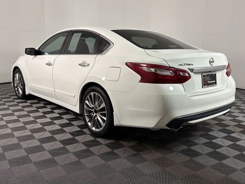 Used 2018 Nissan Altima 2.5 S FWD image 2