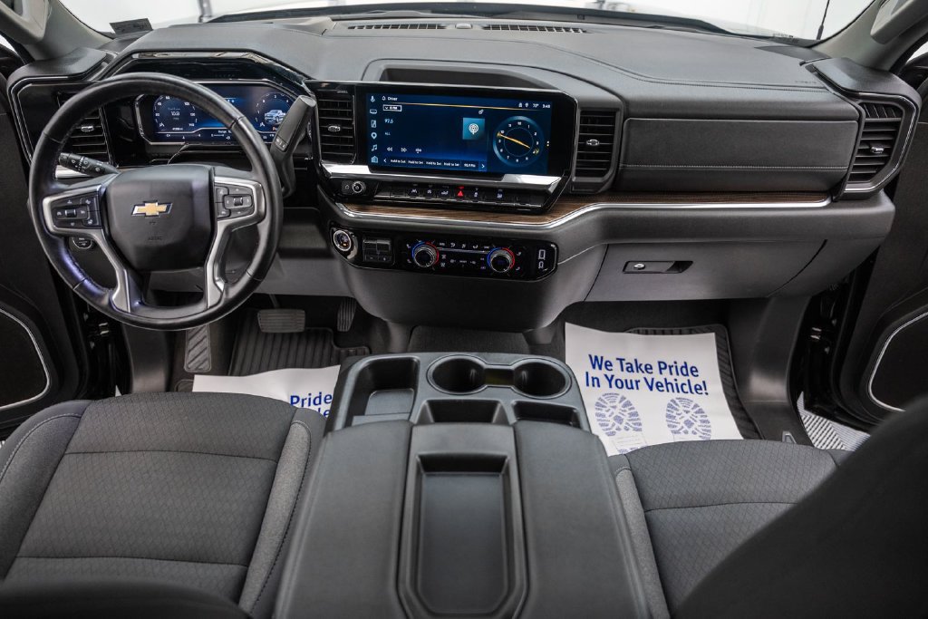 Used 2025 Chevrolet Silverado 1500 LT AWD/4WD image 21