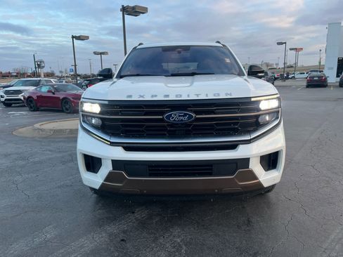 Used 2025 Ford Expedition King Ranch image 3