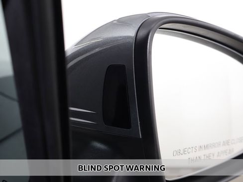 Certified 2023 Volkswagen Tiguan SE image 4