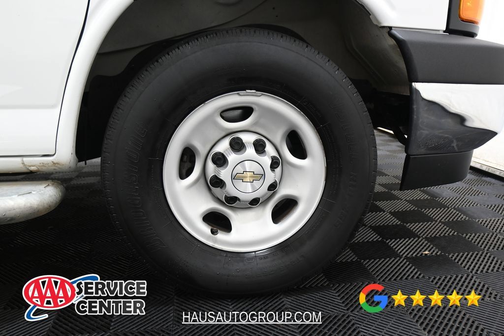 Used 2025 Chevrolet Express 2500 w/ Driver Convenience Package RWD image 27