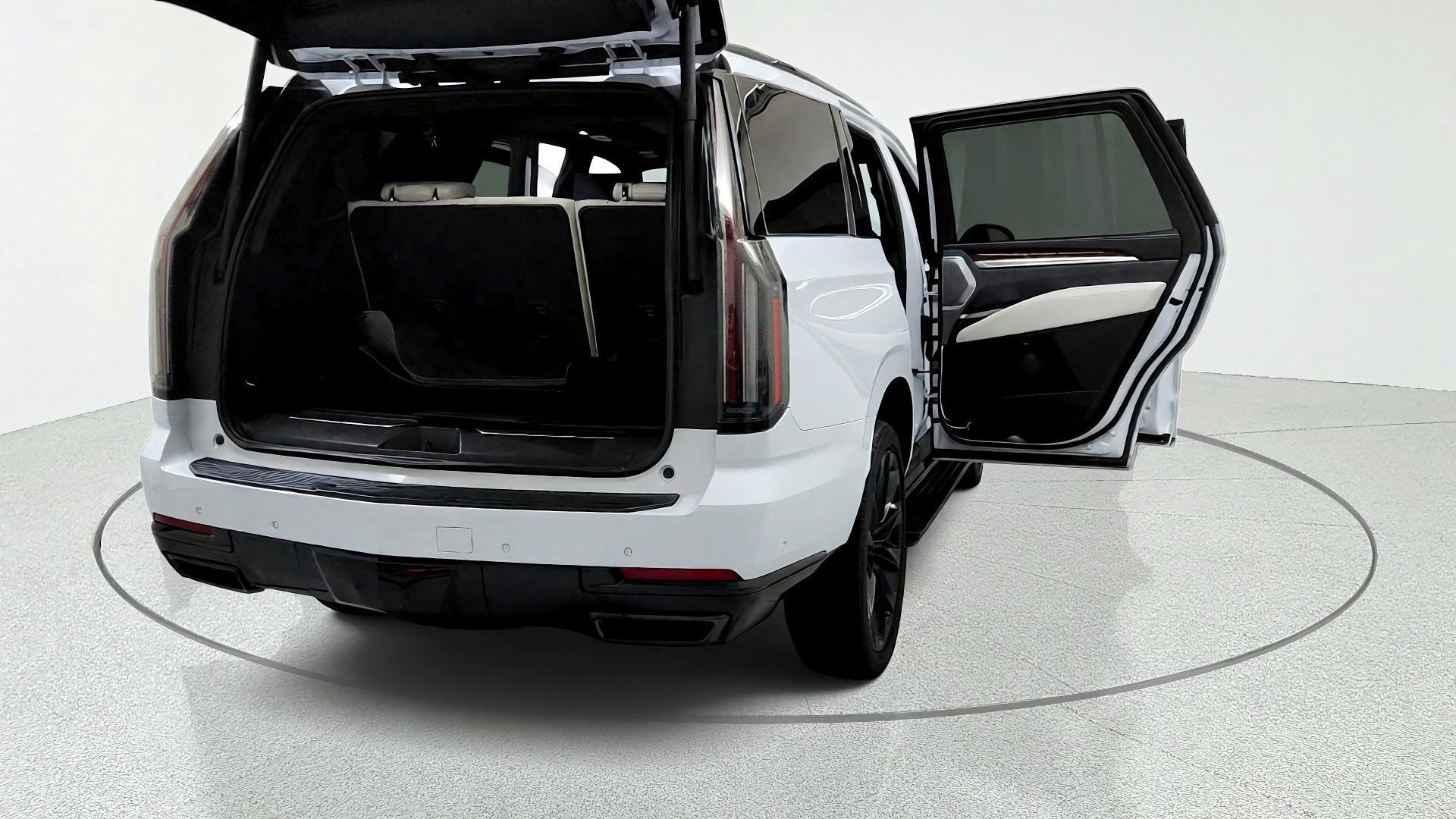 Certified 2026 Cadillac Escalade Platinum Sport w/ LPO, ONYX Package AWD/4WD image 12