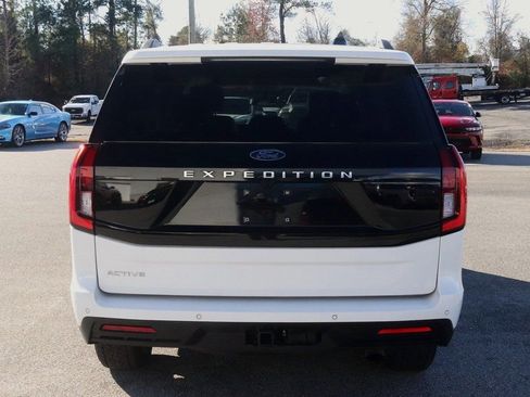 Used 2025 Ford Expedition Active image 6