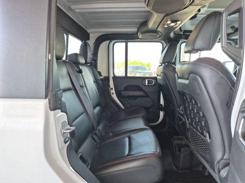 Used 2020 Jeep Gladiator Rubicon AWD/4WD image 6
