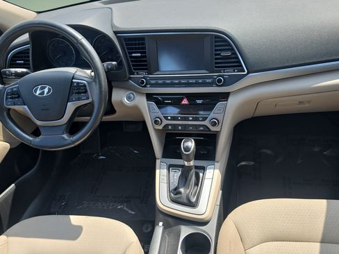 Used 2017 Hyundai Elantra Value Edition w/ Cargo Package FWD image 11