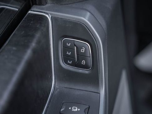 Used 2023 Ford F250 Lariat w/ Chrome Package image 44