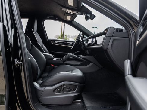 Certified 2024 Porsche Cayenne Turbo GT image 55