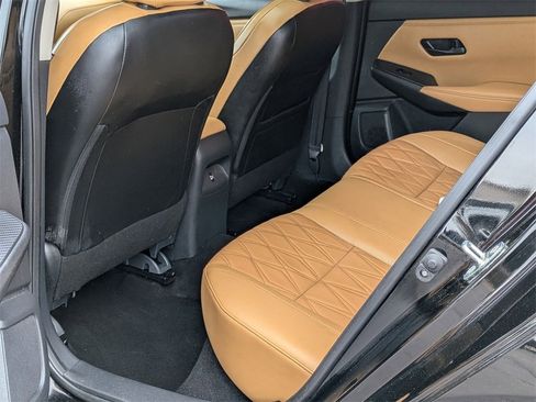 Used 2025 Nissan Sentra SV w/ SV Premium Package image 17