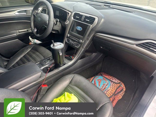 Used 2018 Ford Fusion SE w/ Fusion SE Technology Package FWD image 10